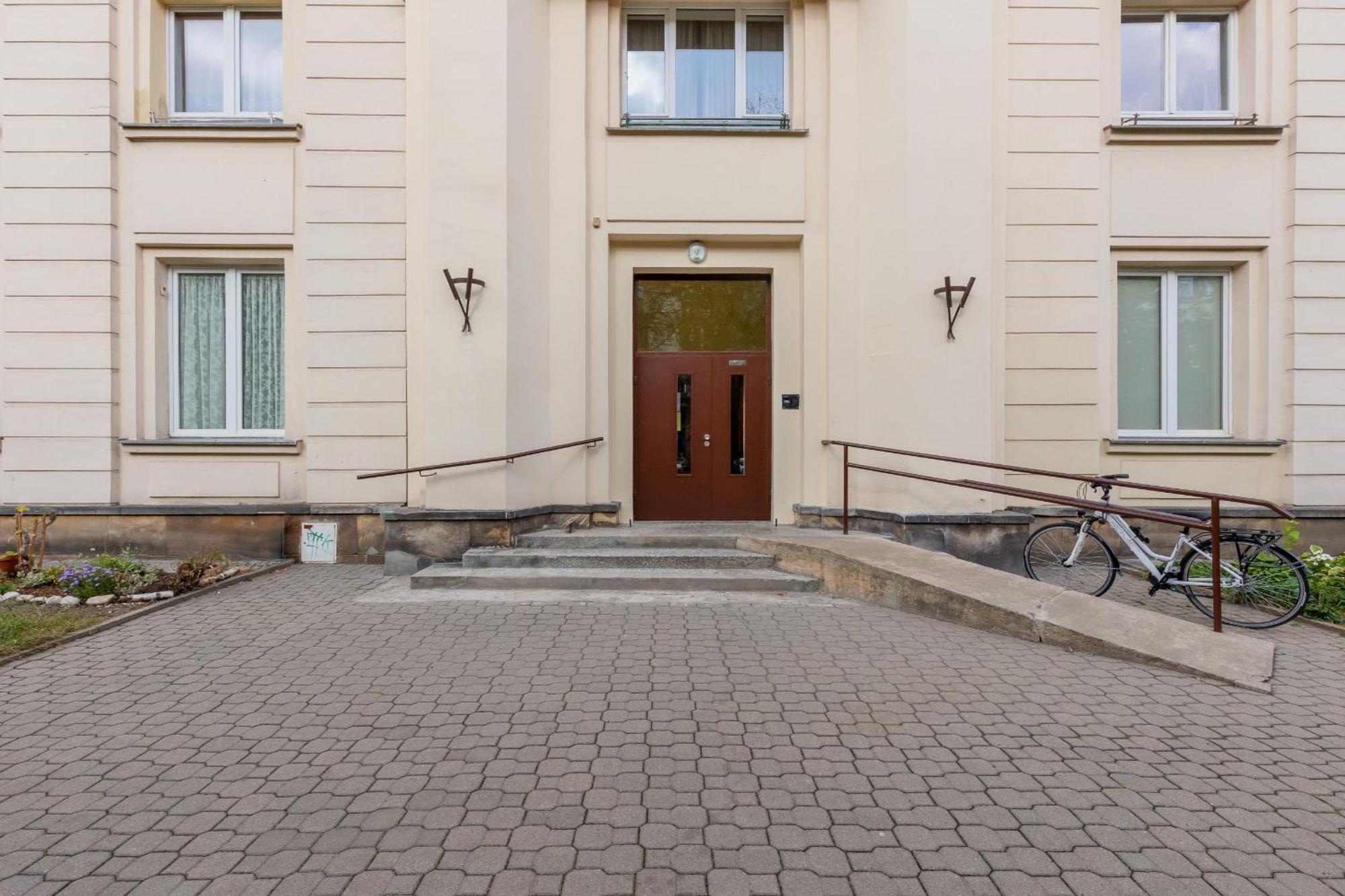 Aleja Wyzwolenia Studio with Mezzanine Warsaw Downtown by Noclegi Renters Exterior photo
